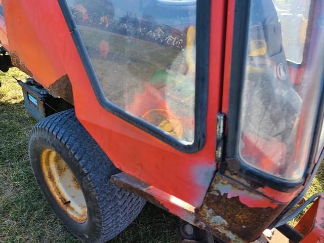 Image of Kubota F2560 equipment image 4