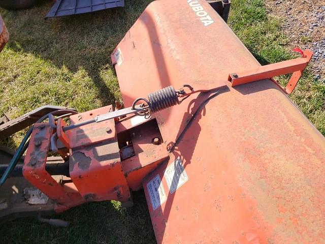 Image of Kubota F2560 equipment image 3