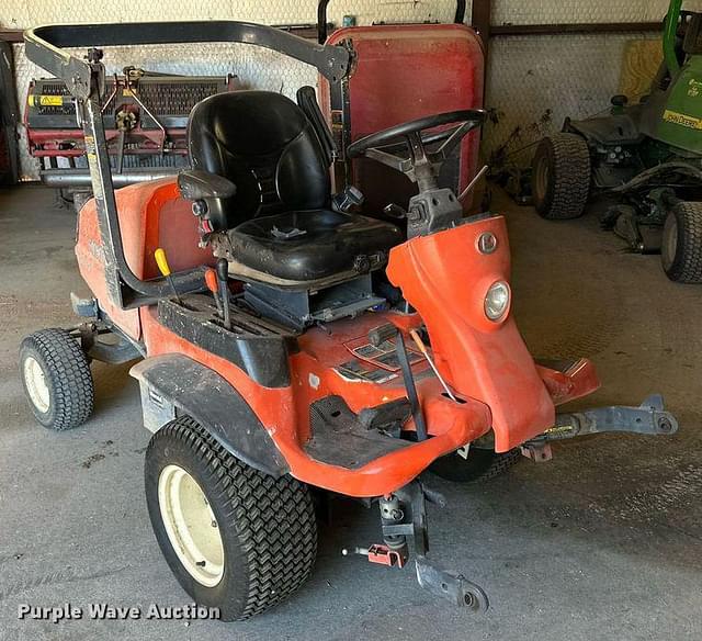 Image of Kubota F2680 equipment image 2