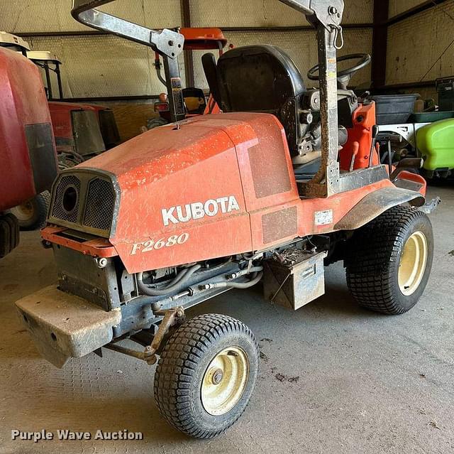 Image of Kubota F2680 equipment image 4