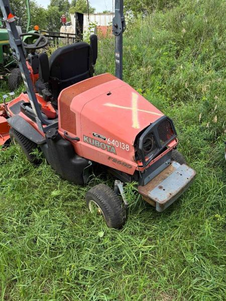 Image of Kubota F2680 equipment image 3