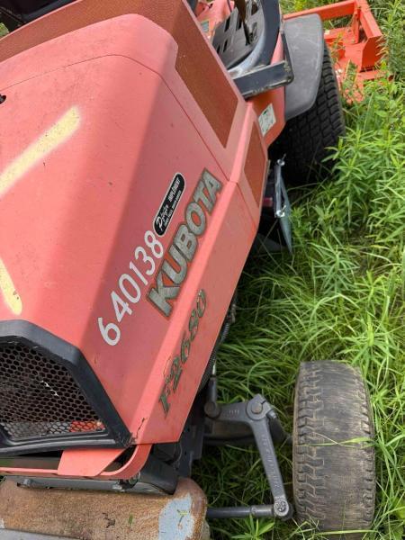 Image of Kubota F2680 equipment image 4