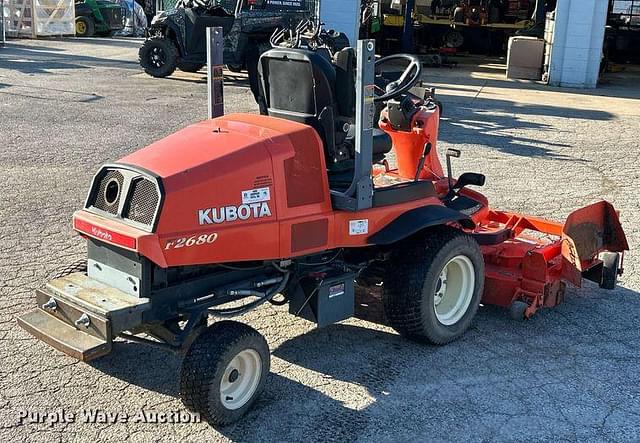 Image of Kubota F2680 equipment image 4