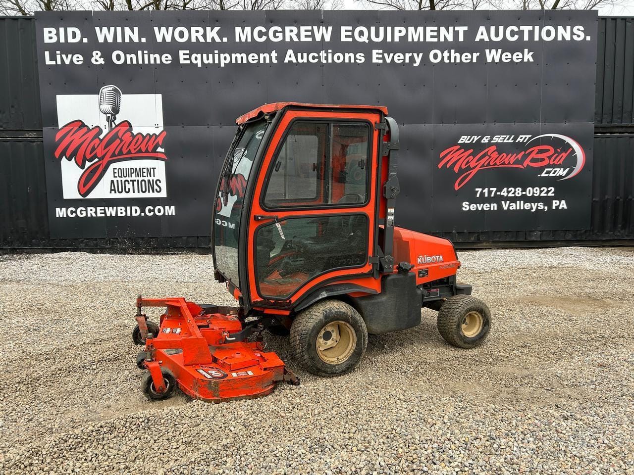 Kubota F2690 Equipment Image0