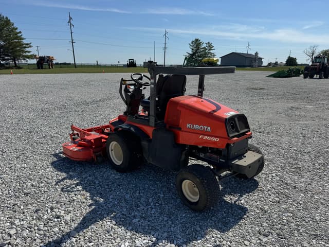 Image of Kubota F2690 equipment image 4