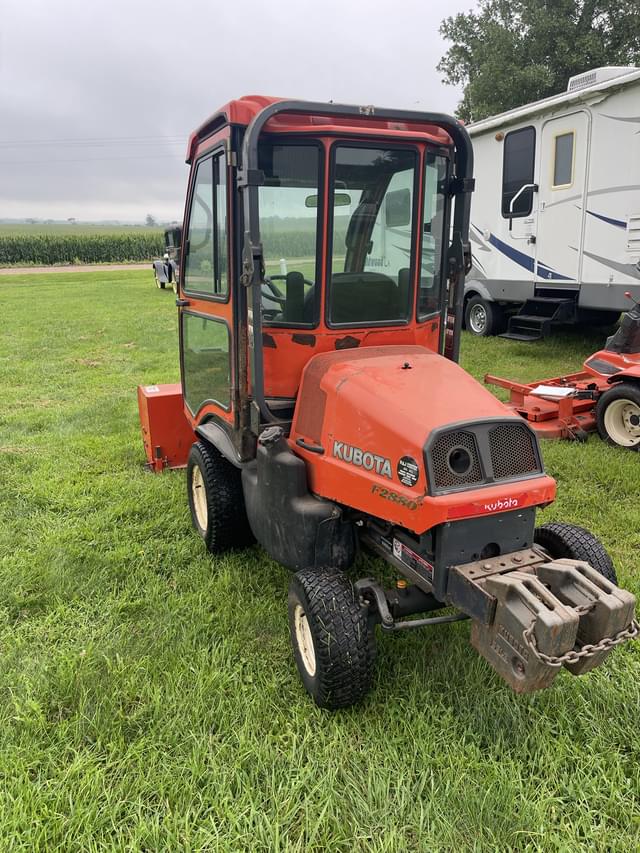 Image of Kubota F2880 equipment image 2