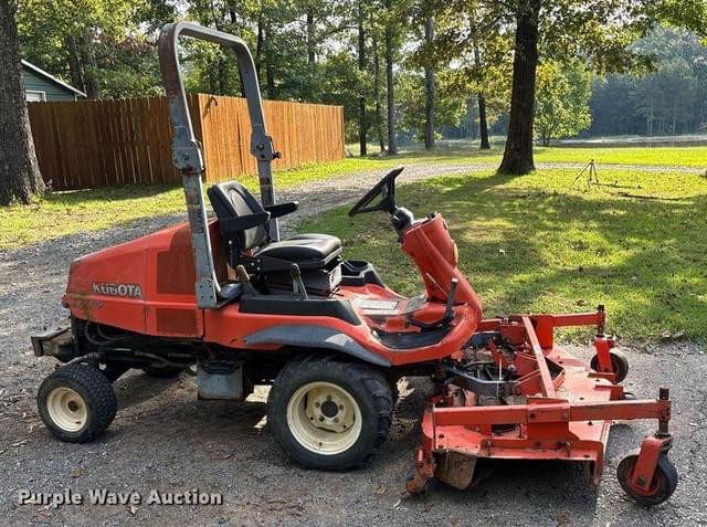 Image of Kubota F2880 equipment image 3
