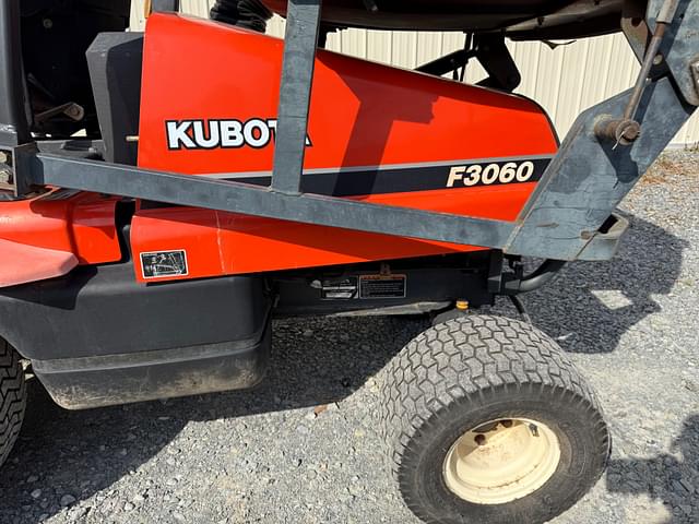 Image of Kubota F3060 equipment image 2