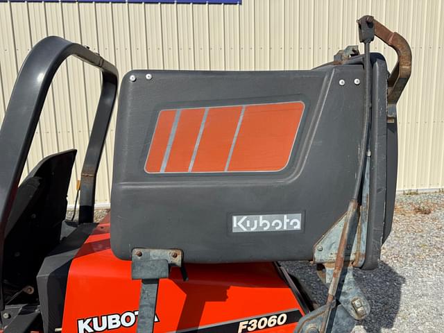 Image of Kubota F3060 equipment image 3