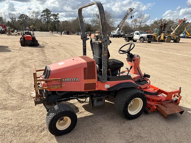 Image of Kubota F3680 equipment image 3