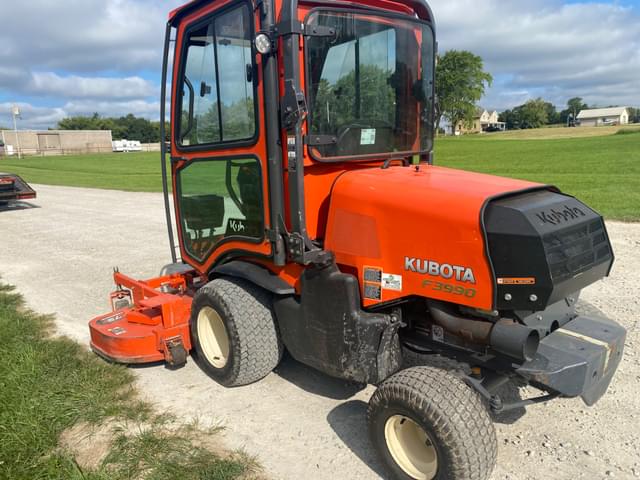 Image of Kubota F3990 equipment image 3