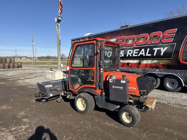 Image of Kubota F3990 equipment image 2
