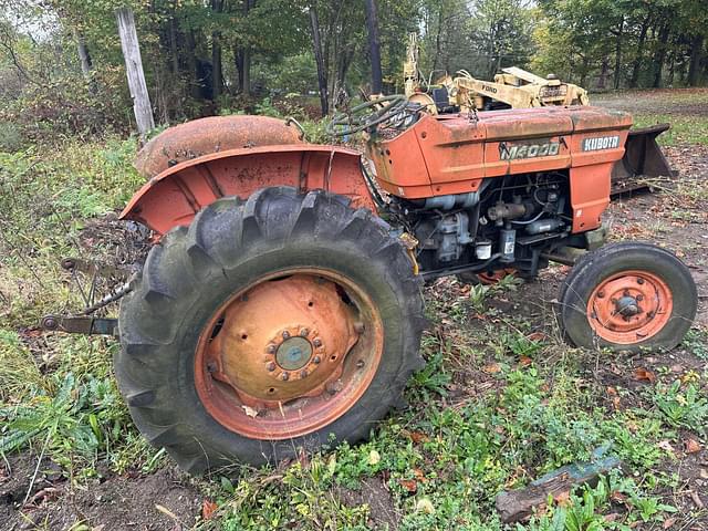 Image of Kubota M4000 equipment image 2