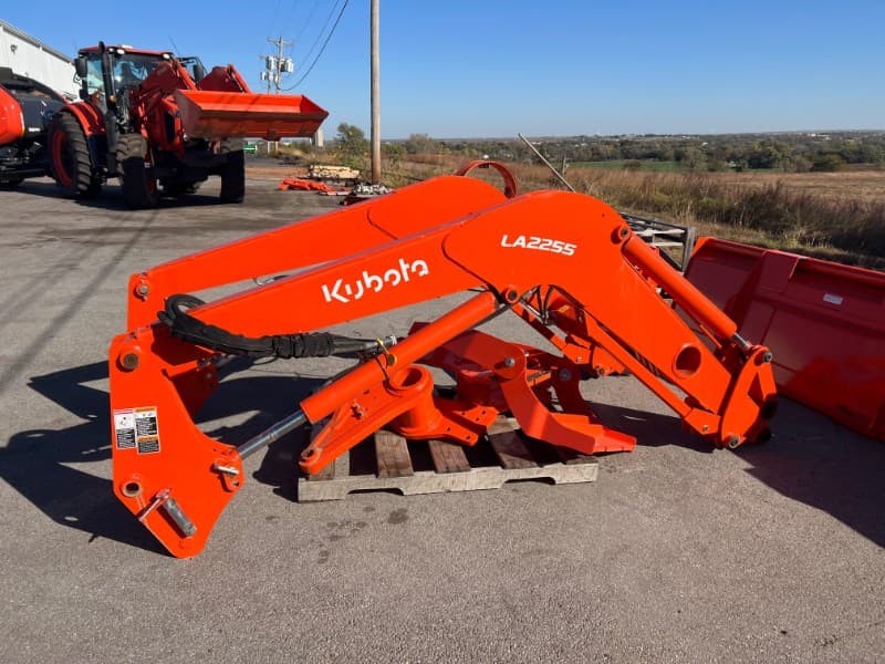 Image of Kubota LA2255 Primary Image