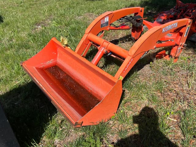 Image of Kubota LA243 equipment image 3
