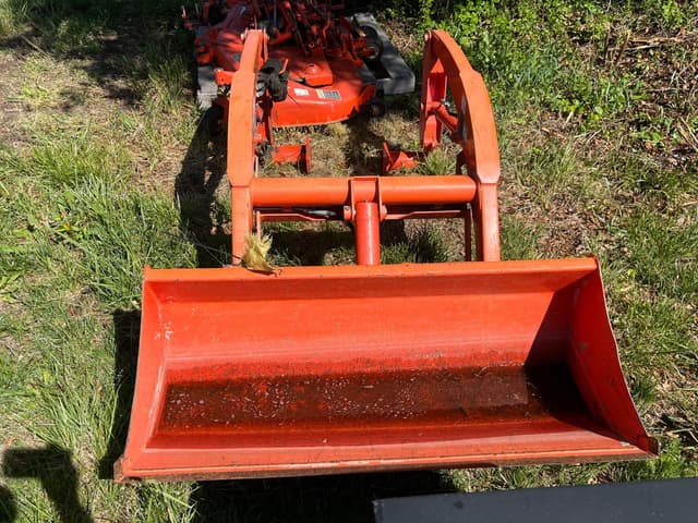 Image of Kubota LA243 equipment image 2