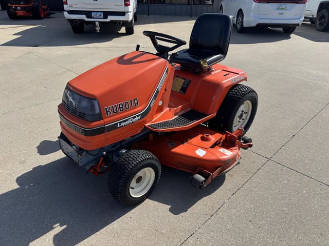 Image of Kubota G2000 equipment image 1