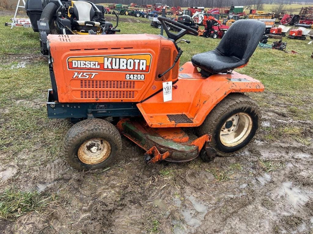 Main image Kubota G4200