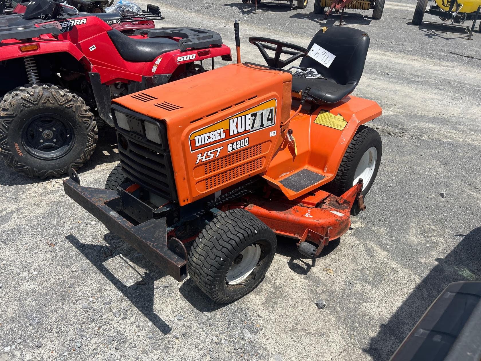 Kubota G4200 Equipment Image0