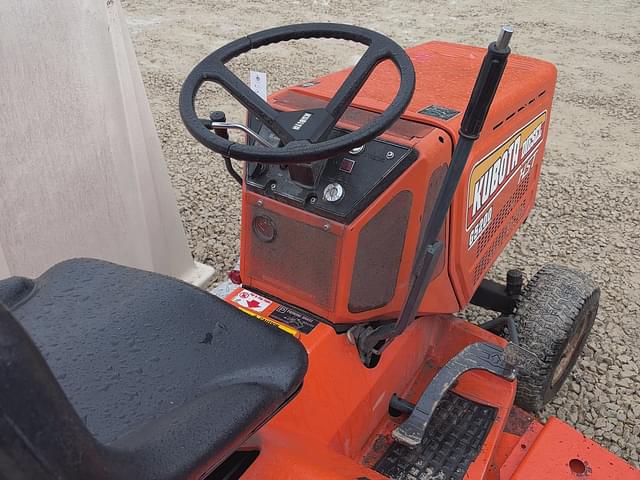 Image of Kubota G5200 equipment image 3