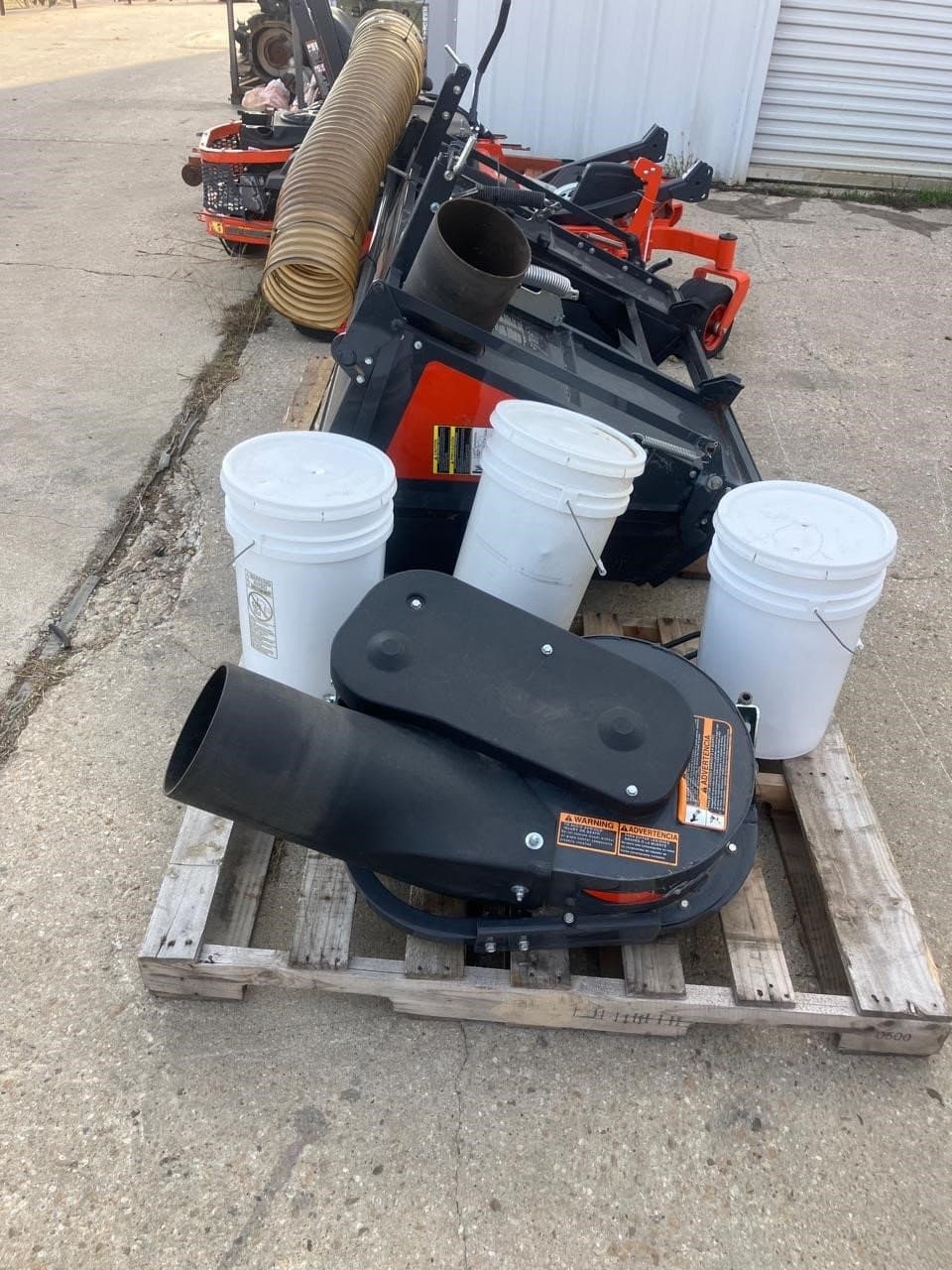 Image of Kubota ZD1211L Image 1