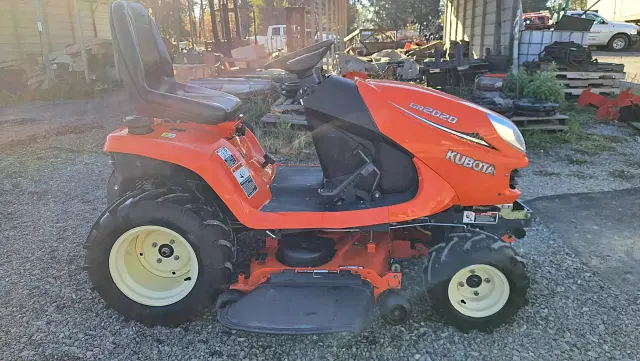 Image of Kubota GR2020 equipment image 2