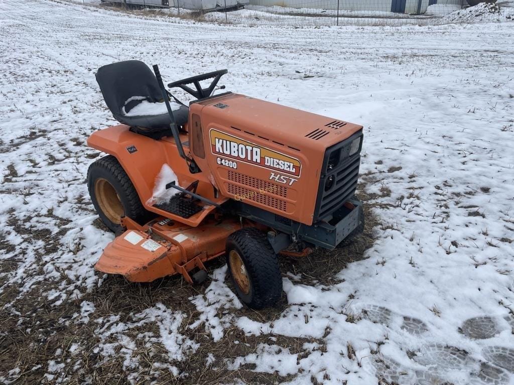 Main image Kubota G4200