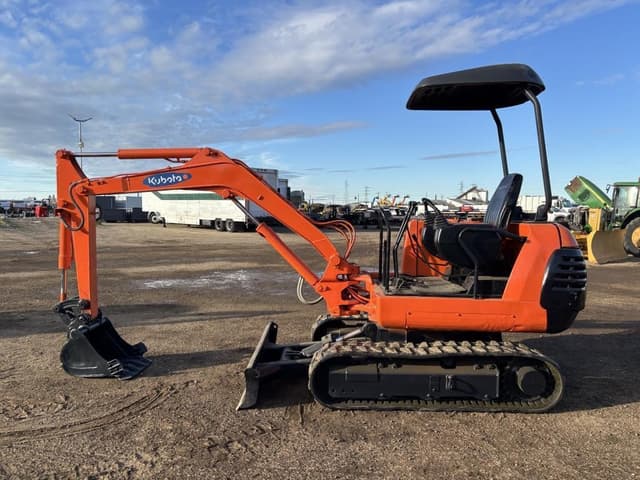 Image of Kubota K-025 equipment image 4
