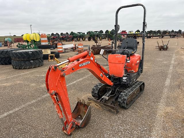 Image of Kubota K008-3 equipment image 1