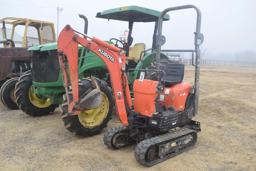 Kubota K008-3 Equipment Image0