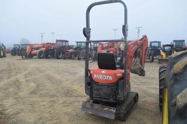 Image of Kubota K008-3 equipment image 3
