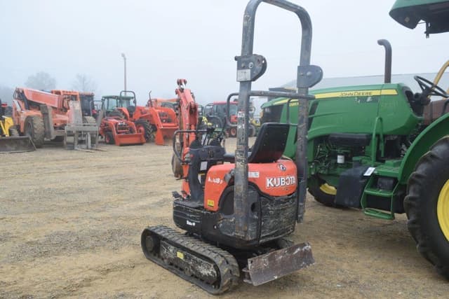 Image of Kubota K008-3 equipment image 2