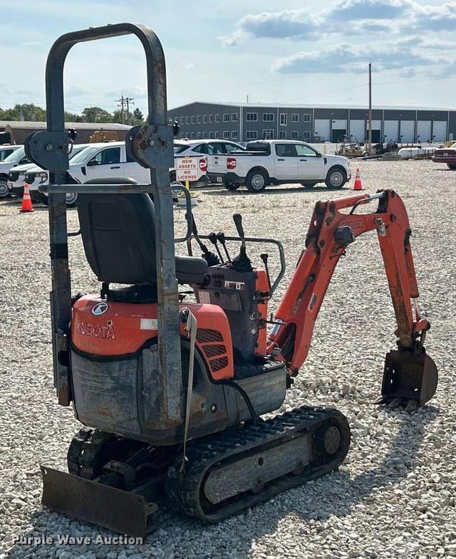 Image of Kubota K008-3 equipment image 4