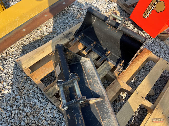 Image of Kubota K008-5 equipment image 3