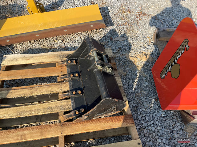Image of Kubota K008-5 equipment image 1