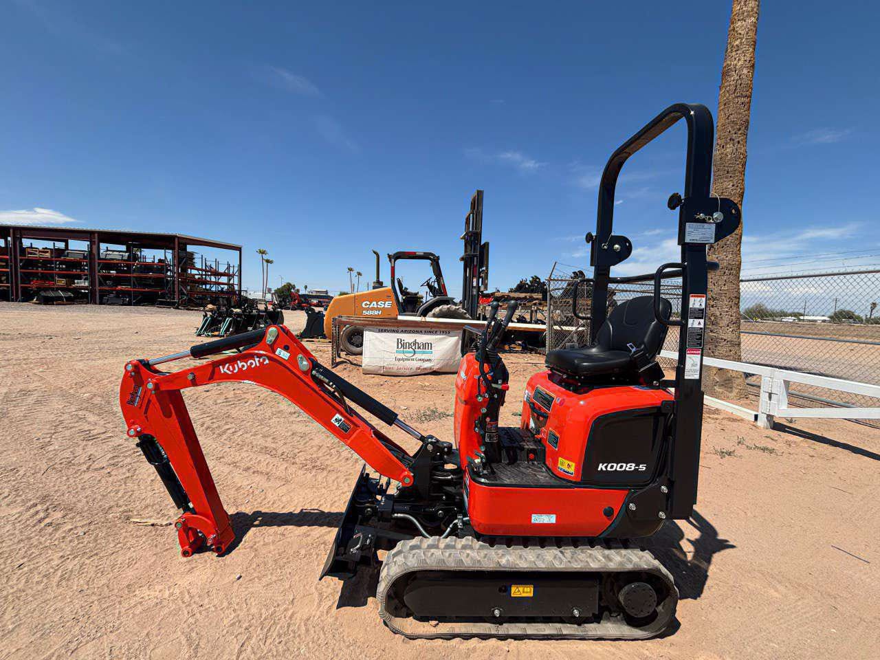 Kubota K008-5 Equipment Image0