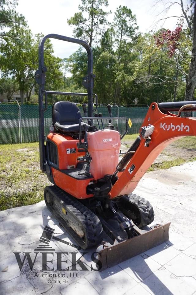 Image of Kubota K008-5 equipment image 2