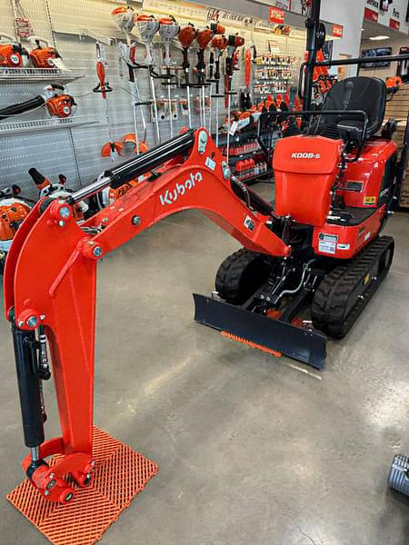 Image of Kubota K008-5 equipment image 2