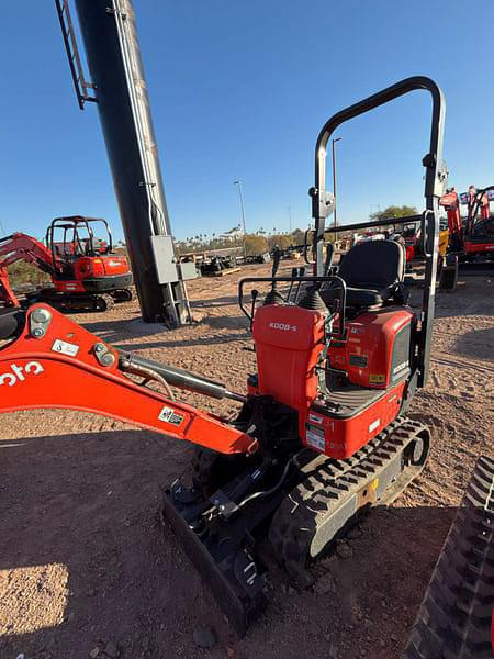 Image of Kubota K008-5 equipment image 4