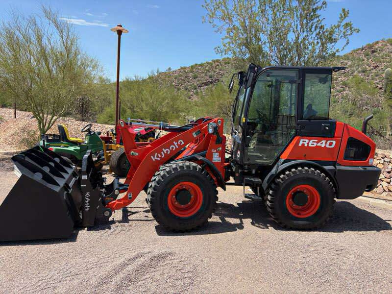 Kubota K7175 Equipment Image0
