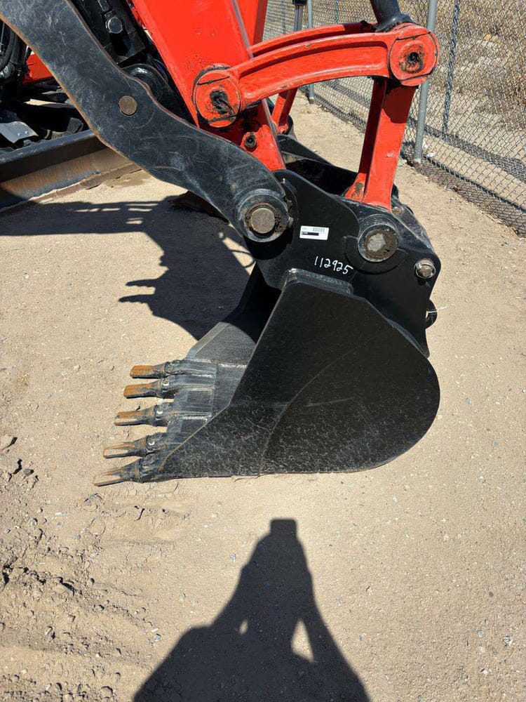 Kubota K7427A Equipment Image0