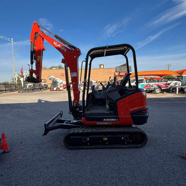 Kubota KX030-4 Equipment Image0
