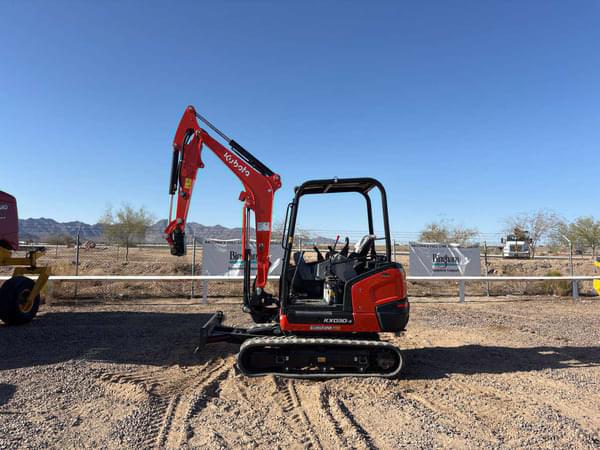 Image of Kubota KX030-4 equipment image 4