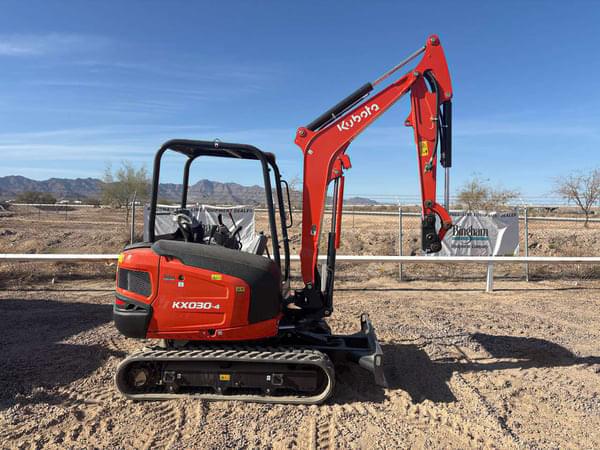 Image of Kubota KX030-4 equipment image 1