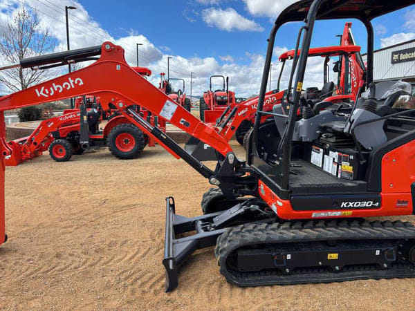 Kubota KX030-4 Equipment Image0