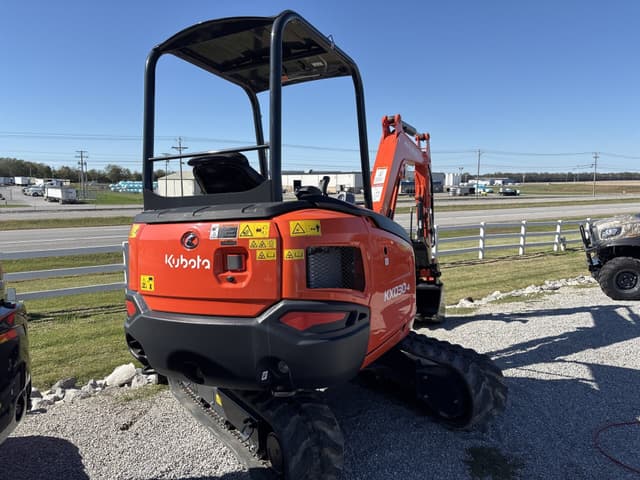 Image of Kubota KX030-4 equipment image 4