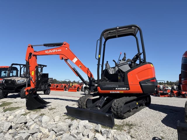 Image of Kubota KX030-4 equipment image 4
