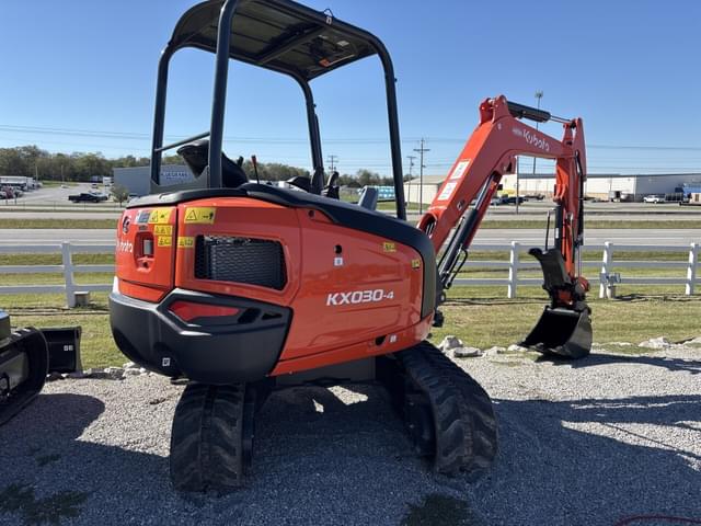 Image of Kubota KX030-4 equipment image 4