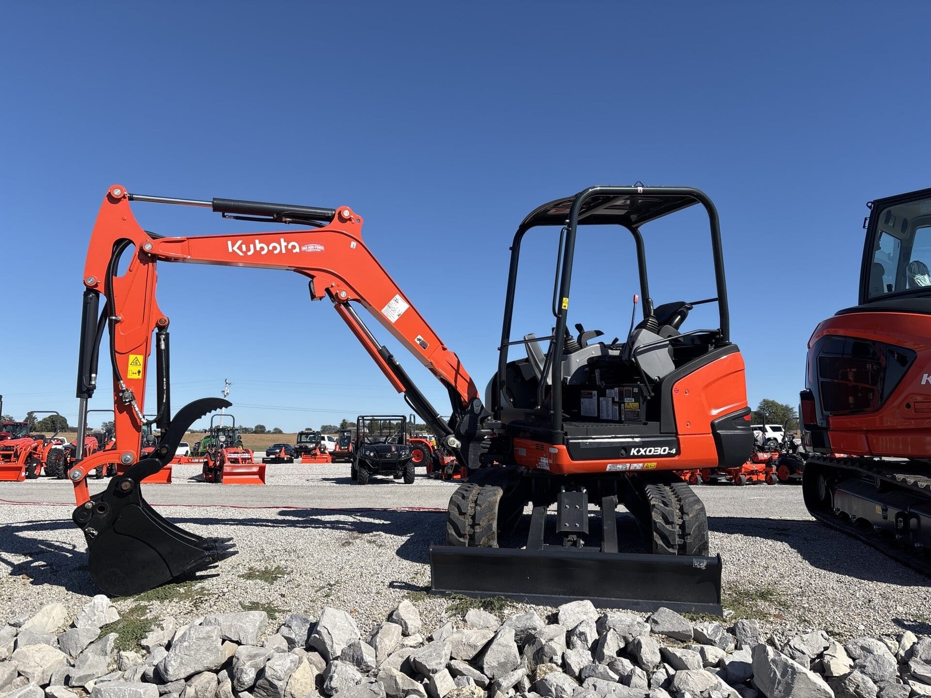 Kubota KX030-4 Equipment Image0