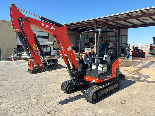 Image of Kubota KX030-4 equipment image 4